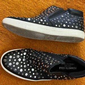 Kenneth Cole women's black 2 silver studs slip on, high-top sneakers (8.5)